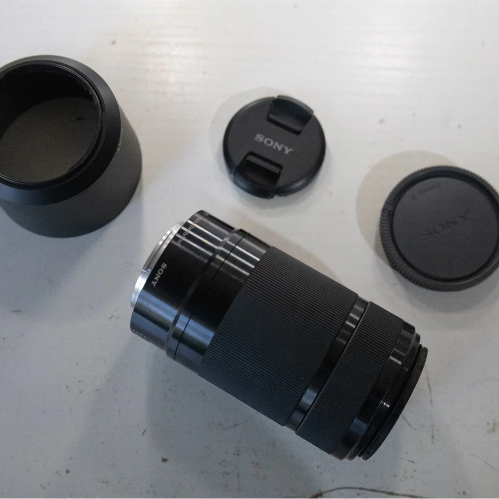 Sony - 55-210mm f/4.5-6.3 Telephoto Lens for Most Alpha E-Mount Cameras - Black